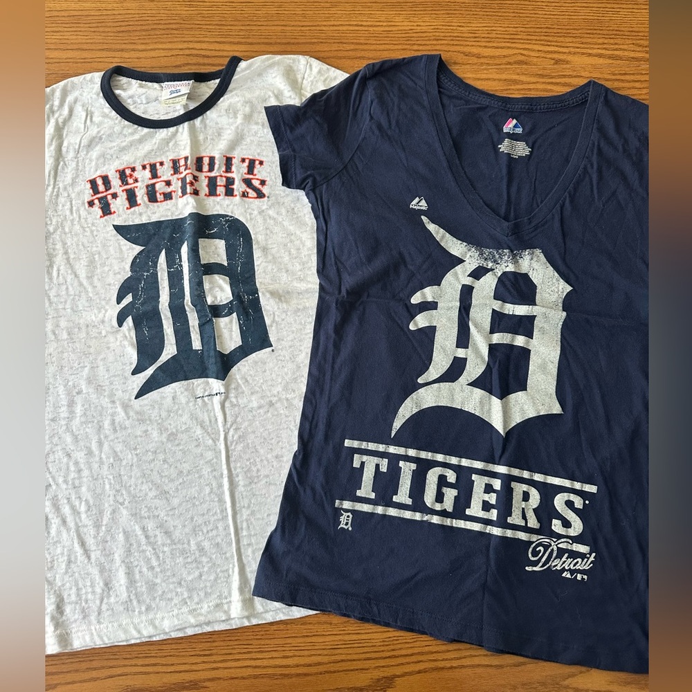 Two! Detroit Tigers tshirts size large